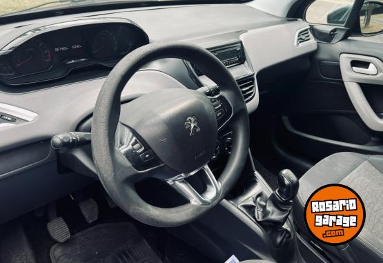 Autos - Peugeot 208 2018 Nafta 67000Km - En Venta