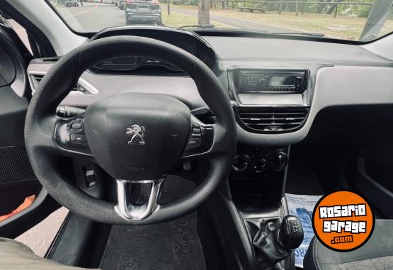 Autos - Peugeot 208 2018 Nafta 67000Km - En Venta