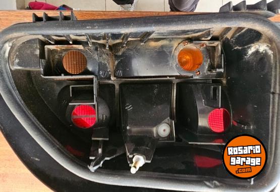 Accesorios para Autos - Faro trasero derecho Renault Clio 99 - En Venta