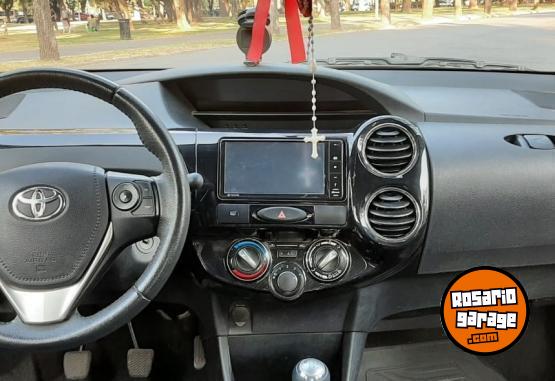 Autos - Toyota Etios 2018 Nafta 65000Km - En Venta