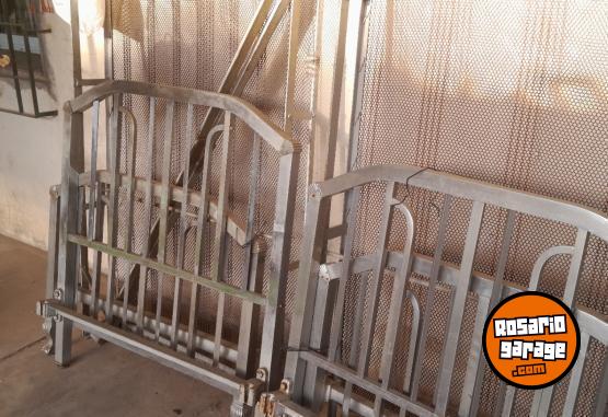 Hogar - Cama antigua de hierro y bronce - En Venta