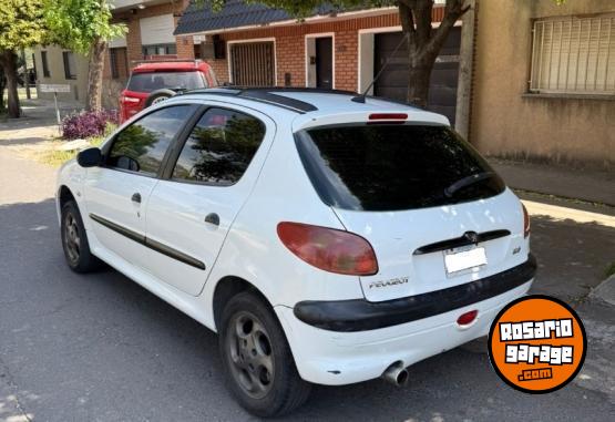Autos - Peugeot 206 2003 Nafta 111111Km - En Venta