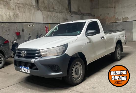 Camionetas - Toyota HILUX CABINA SIMPLE 2019 Diesel 198000Km - En Venta