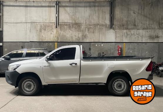 Camionetas - Toyota HILUX CABINA SIMPLE 2019 Diesel 198000Km - En Venta