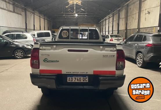 Camionetas - Toyota HILUX CABINA SIMPLE 2019 Diesel 198000Km - En Venta