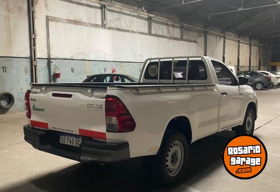 Camionetas - Toyota HILUX CABINA SIMPLE 2019 Diesel 198000Km - En Venta