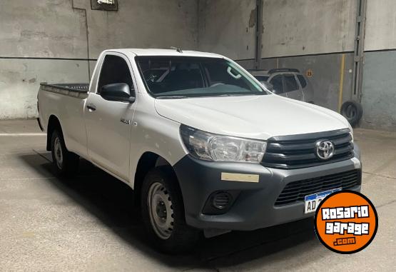 Camionetas - Toyota HILUX CABINA SIMPLE 2019 Diesel 198000Km - En Venta