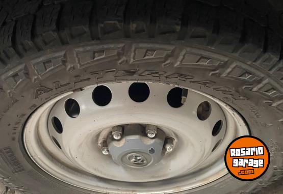 Camionetas - Toyota HILUX CABINA SIMPLE 2019 Diesel 198000Km - En Venta