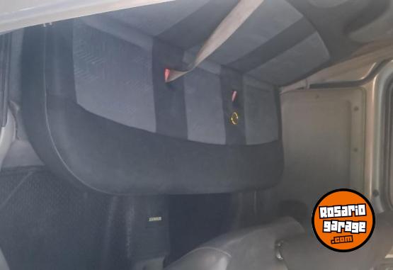 Utilitarios - Renault Kangoo 1.6 7 asientos ful 2009 GNC 320000Km - En Venta