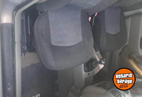 Utilitarios - Renault Kangoo 1.6 7 asientos ful 2009 GNC 320000Km - En Venta