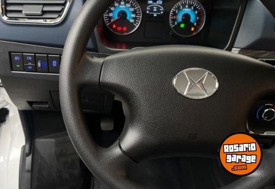 Camiones y Grúas - SHINERAY T30 2 TONELADAS - En Venta