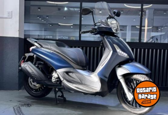 Motos - Piaggio BEVERLY 300S 2020 Nafta 9270Km - En Venta