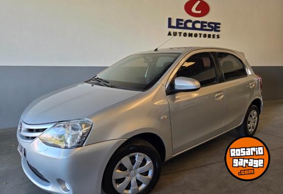 Autos - Toyota Etios 2015 Nafta 90000Km - En Venta