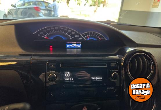 Autos - Toyota Etios 2015 Nafta 90000Km - En Venta