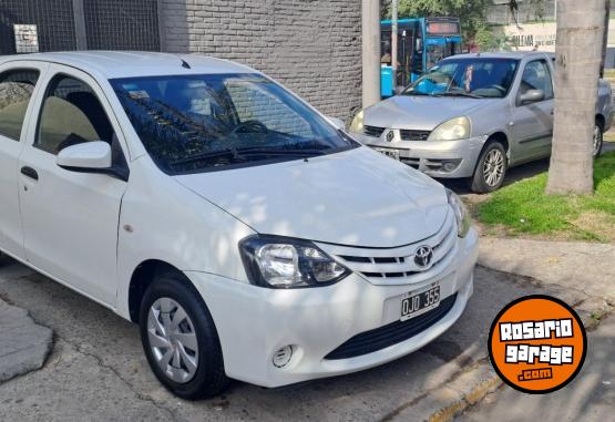 Autos - Toyota Etios xs 2015 Nafta 11111Km - En Venta