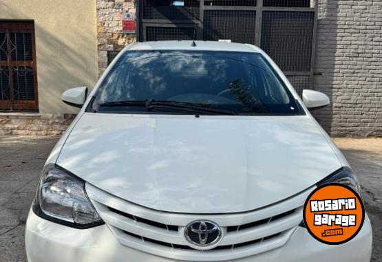 Autos - Toyota Etios xs 2015 Nafta 11111Km - En Venta