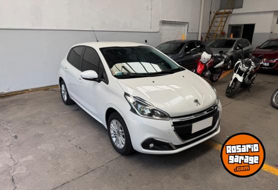 Autos - Peugeot 208 2017 Nafta 65000Km - En Venta