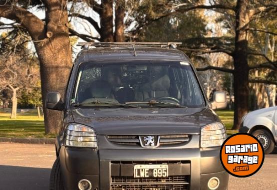 Utilitarios - Peugeot Partner 2012 Diesel 180000Km - En Venta