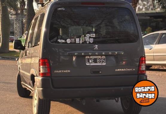 Utilitarios - Peugeot Partner 2012 Diesel 180000Km - En Venta