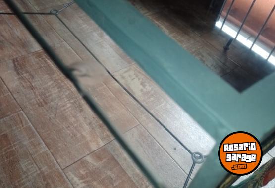 Hogar - Mesa de hierro y vidrio - En Venta