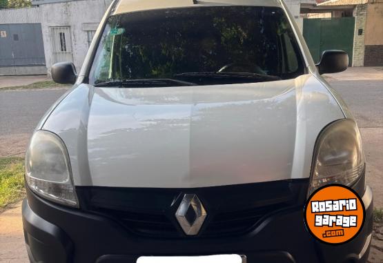 Utilitarios - Renault Kangoo 2016 GNC 195000Km - En Venta