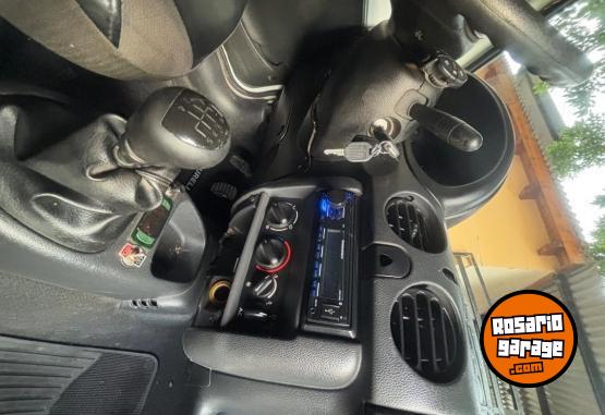 Utilitarios - Renault Kangoo 2016 GNC 195000Km - En Venta