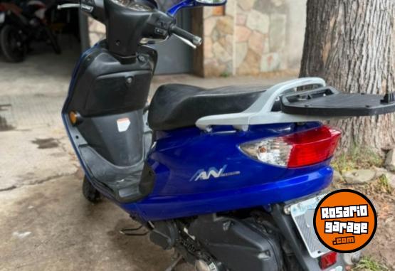 Motos - Suzuki AN 125 2012 Nafta 23000Km - En Venta