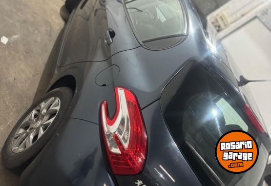Autos - Peugeot 208 2015 Nafta 11111Km - En Venta