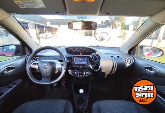 Autos - Toyota Etios XLS 1.5 MT 5P 2014 Nafta 90690Km - En Venta