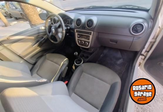 Autos - Volkswagen VOYAGE 2011 Nafta 160000Km - En Venta