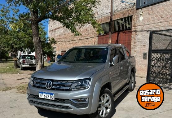 Camionetas - Volkswagen Amarok v6 highline 2022 Diesel 35000Km - En Venta