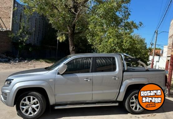 Camionetas - Volkswagen Amarok v6 highline 2022 Diesel 35000Km - En Venta