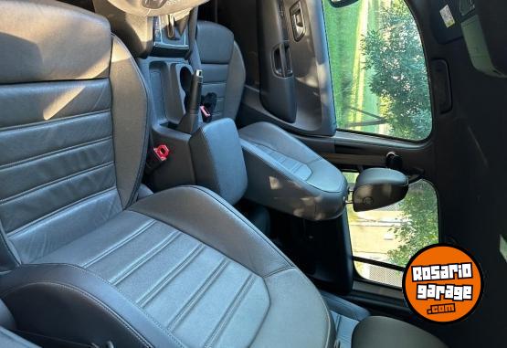 Camionetas - Volkswagen Amarok v6 highline 2022 Diesel 35000Km - En Venta