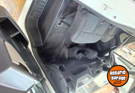 Utilitarios - Renault Master minibus 2014 Diesel 600000Km - En Venta