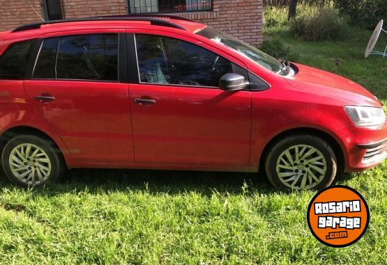 Autos - Volkswagen Suran Trendline 2017 Nafta 214000Km - En Venta
