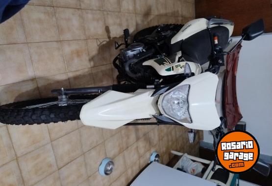 Motos - Motomel SKUA 150 2024 Nafta 5300Km - En Venta