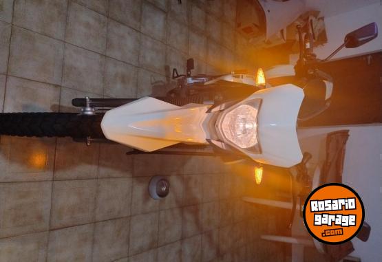 Motos - Motomel SKUA 150 2024 Nafta 5300Km - En Venta