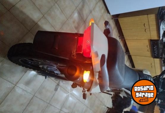 Motos - Motomel SKUA 150 2024 Nafta 5300Km - En Venta