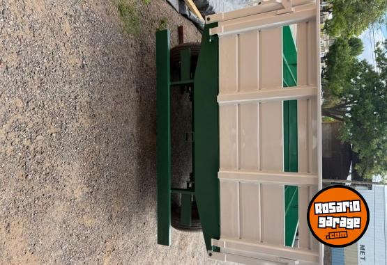 Camiones y Grúas - Carro playo - En Venta