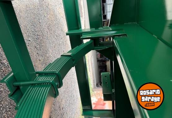 Camiones y Grúas - Carro playo - En Venta