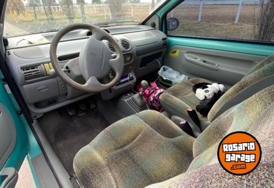 Autos - Renault Twingo 2000 Nafta 230000Km - En Venta