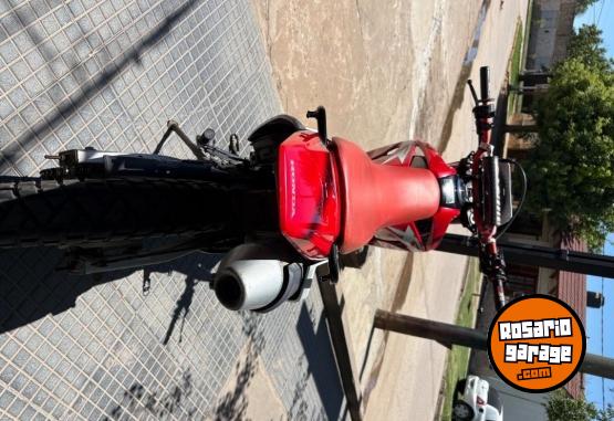 Motos - Honda Tornado 2017 Nafta 20000Km - En Venta