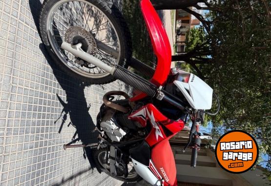 Motos - Honda Tornado 2017 Nafta 20000Km - En Venta