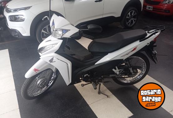 Motos - Honda WAVE 2024 Nafta 7900Km - En Venta