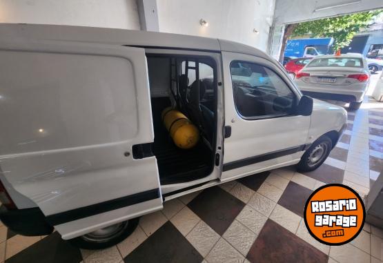 Utilitarios - Peugeot Partner 2013 GNC 148000Km - En Venta