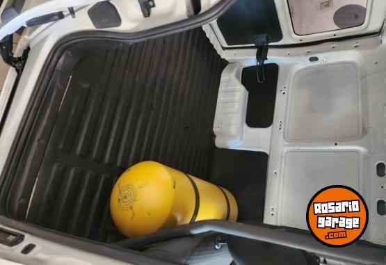 Utilitarios - Peugeot Partner 2013 GNC 148000Km - En Venta