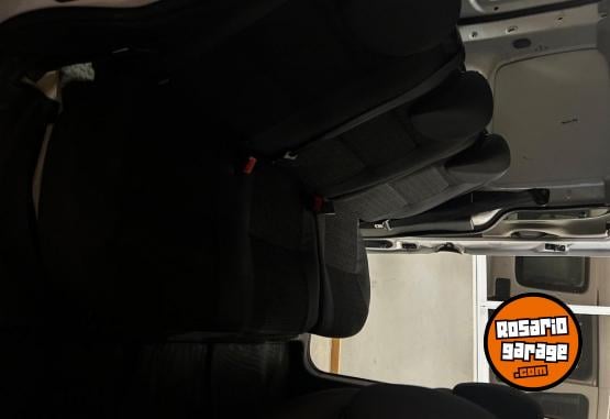 Utilitarios - Peugeot Partner mixta 1,6 nafta 2020 Nafta 91000Km - En Venta