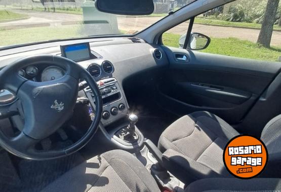 Autos - Peugeot 308 allure techo y nav 2013 Nafta 199000Km - En Venta