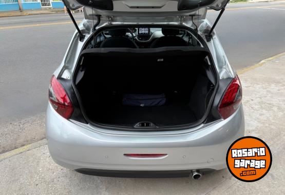 Autos - Peugeot 208 Allure 2018 Nafta 90000Km - En Venta