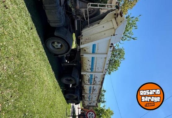 Camiones y Grúas - Ford cargo 1722 + batea Marcelini - En Venta